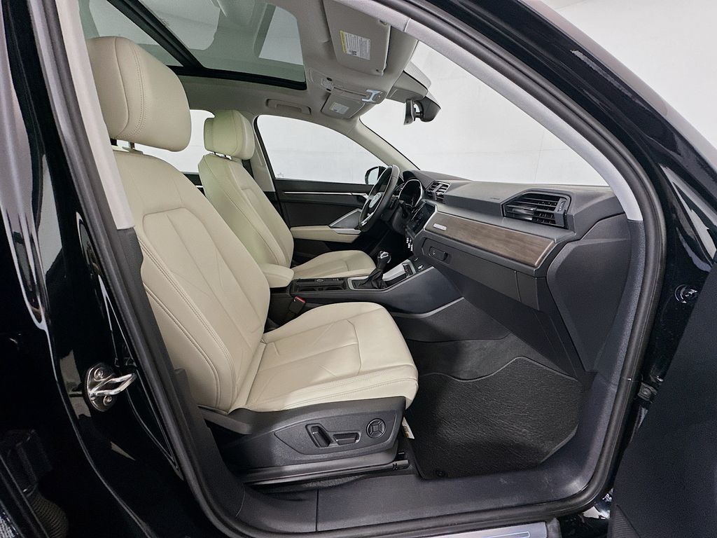 2022 Audi Q3 45 TFSI S line Premium photo 29