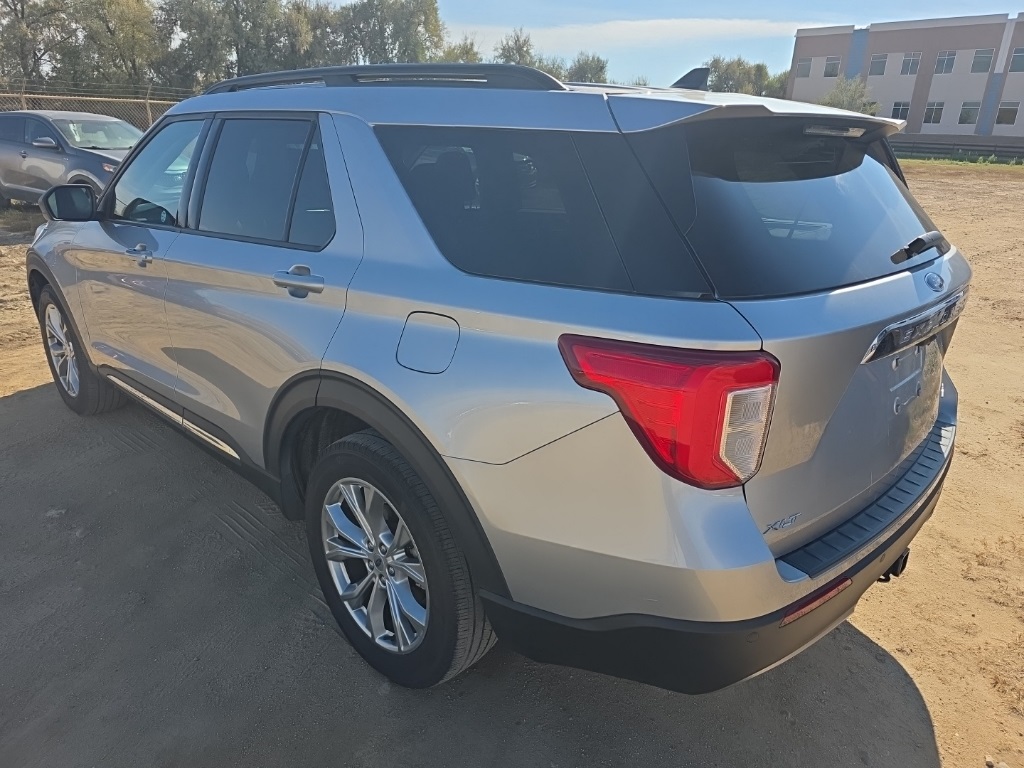 2021 Ford Explorer XLT photo 3