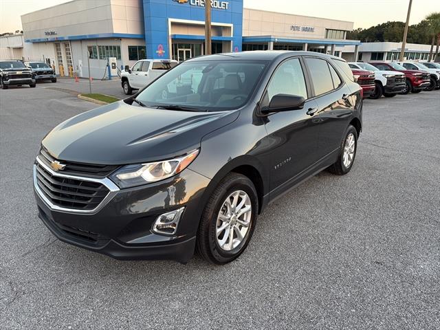 2021 Chevrolet Equinox LS photo 3