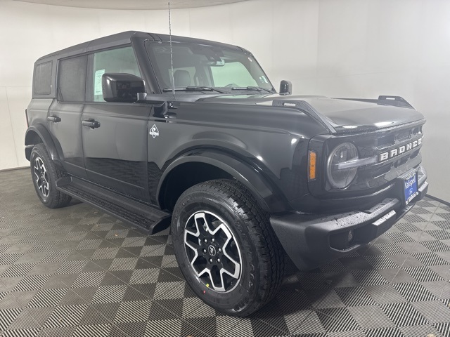 2025 Ford Bronco 4-Door Outer Banks's photo