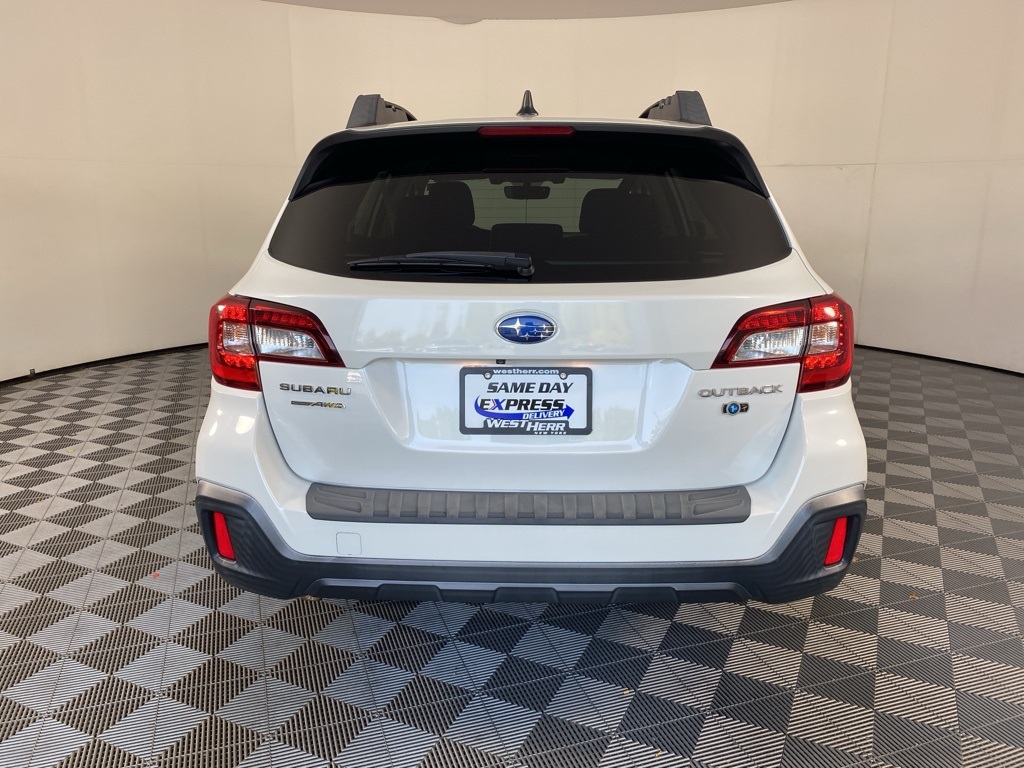 2019 Subaru Outback 2.5i Premium photo 8