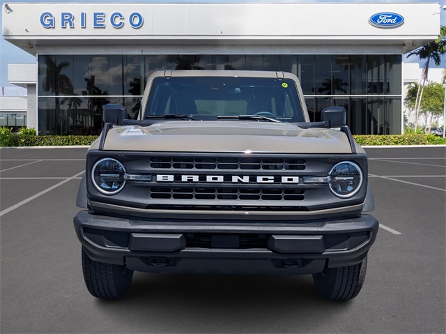 2025 Ford Bronco Base photo 3