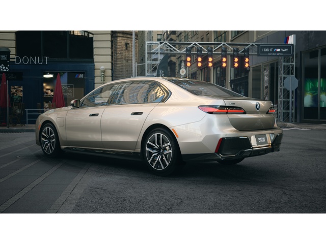 2026 Bmw 750e photo 2