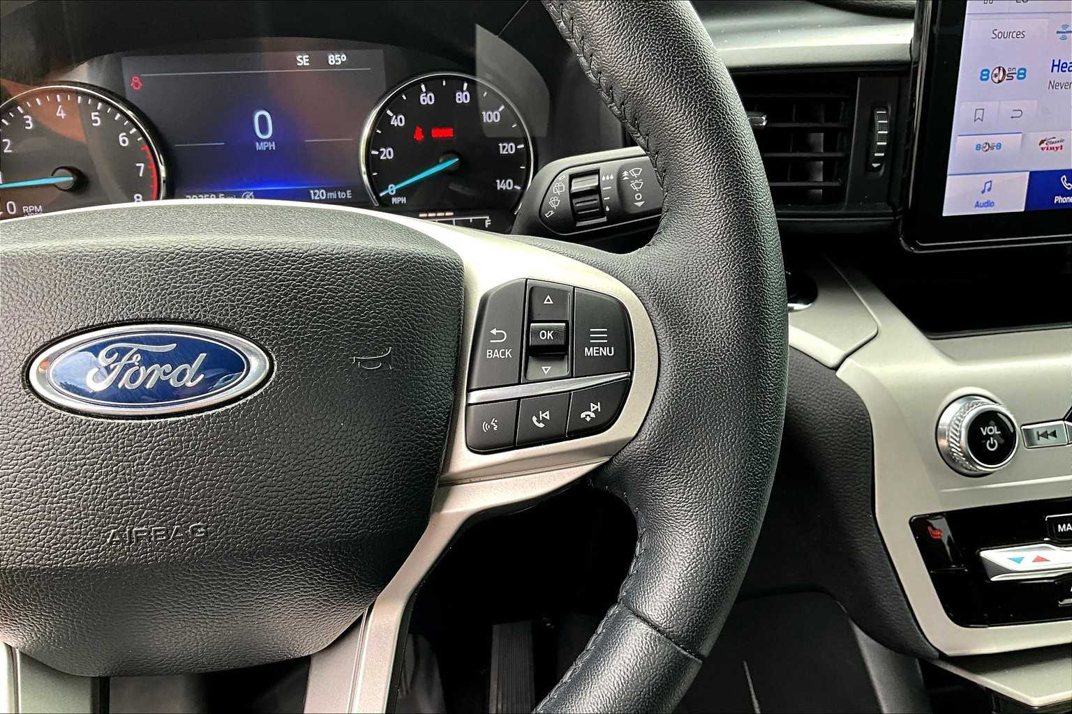 2024 Ford Explorer XLT photo 22