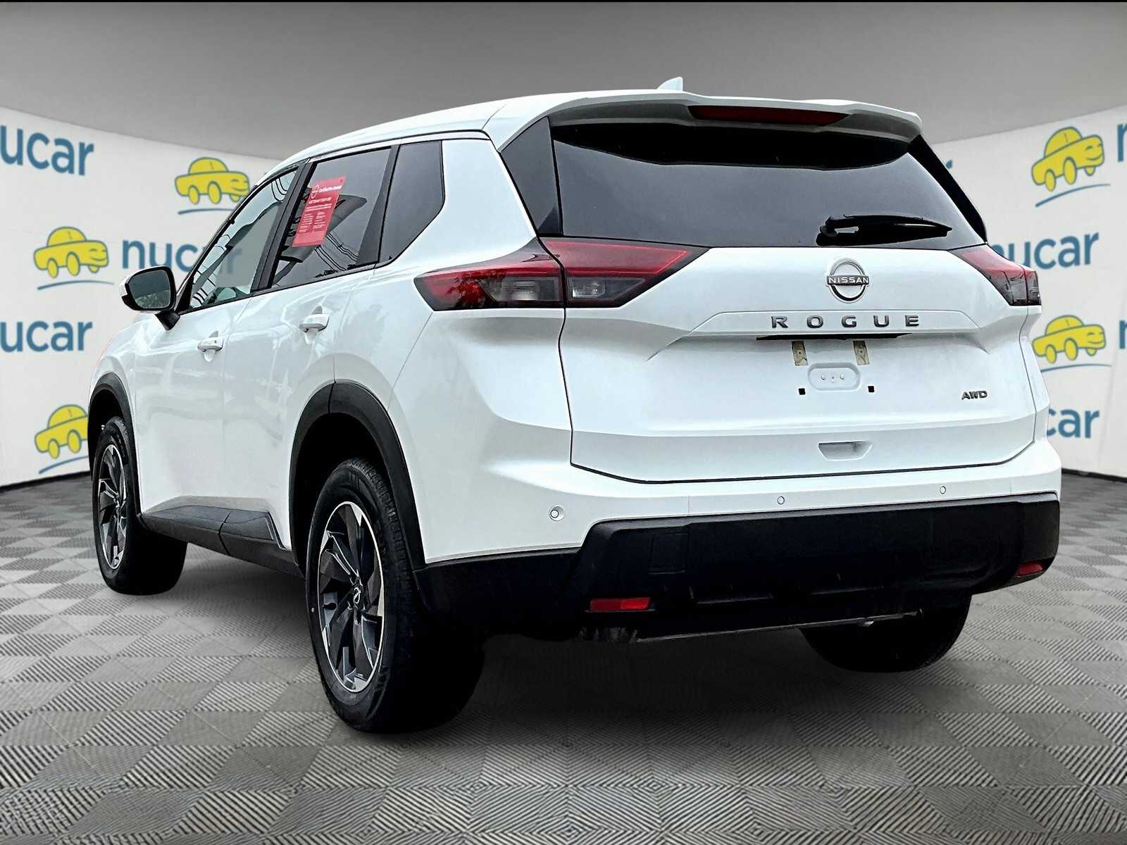 2025 Nissan Rogue SV photo 4