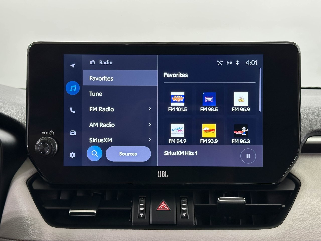 2023 Toyota RAV4 XLE Premium photo 6
