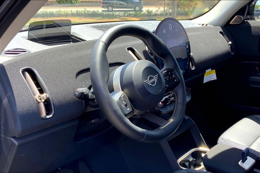 2025 Mini Countryman ALL4 Classic photo 13