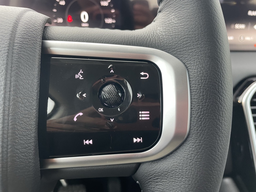 2025 Nissan Armada SV photo 10