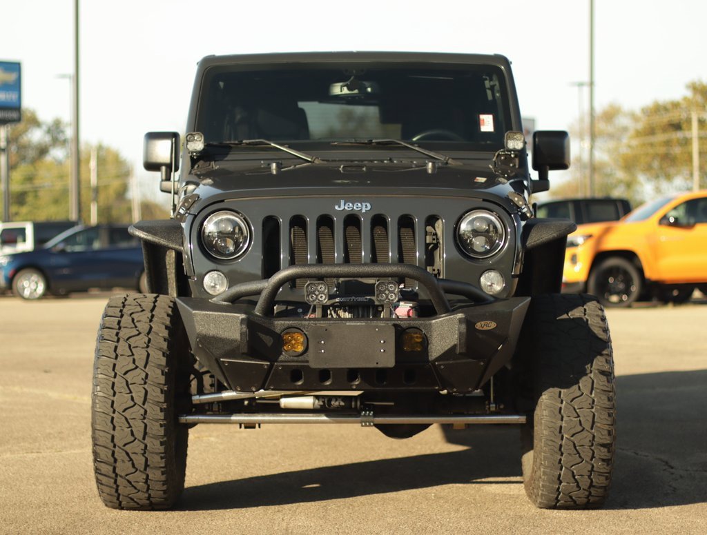 2016 Jeep Wrangler Unlimited Rubicon photo 2