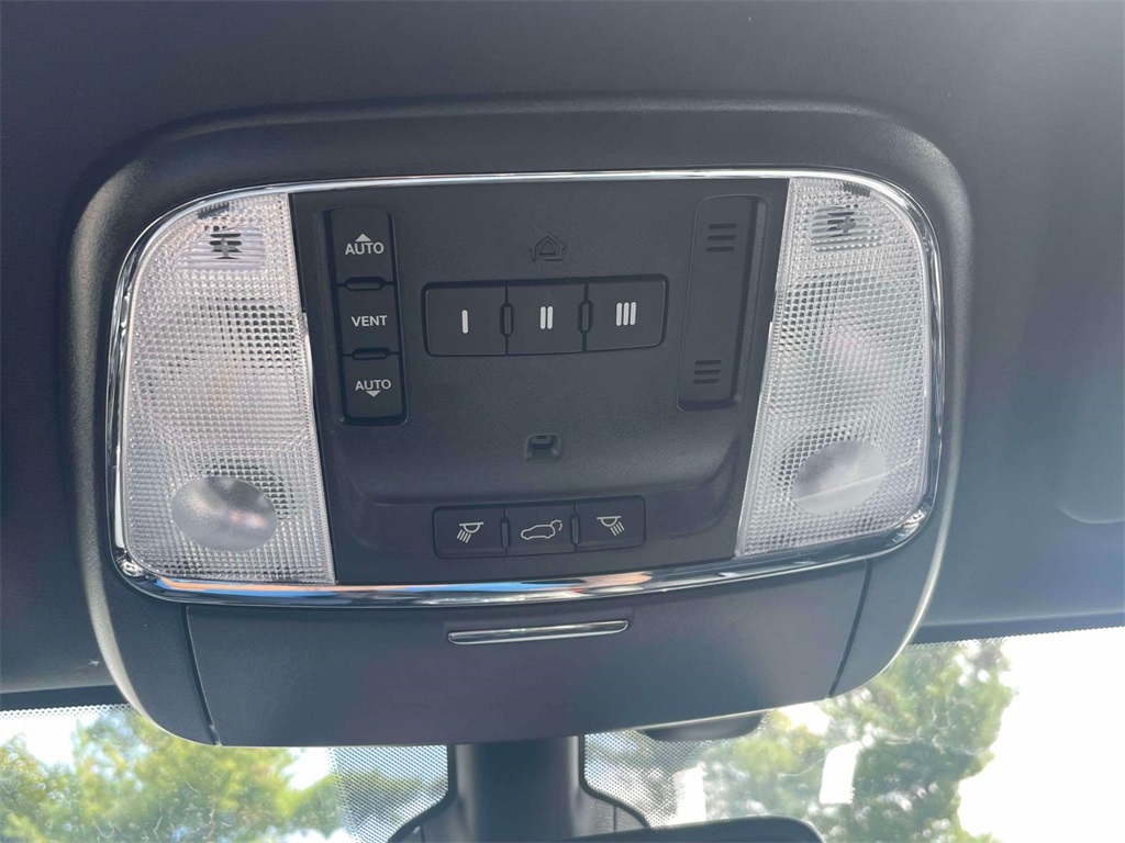 2019 Jeep Grand Cherokee Limited photo 30