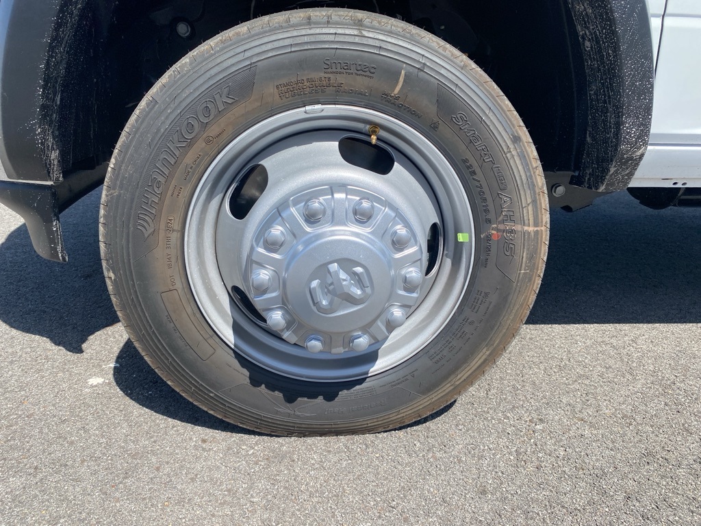 2025 Ram 5500 Tradesman photo 9