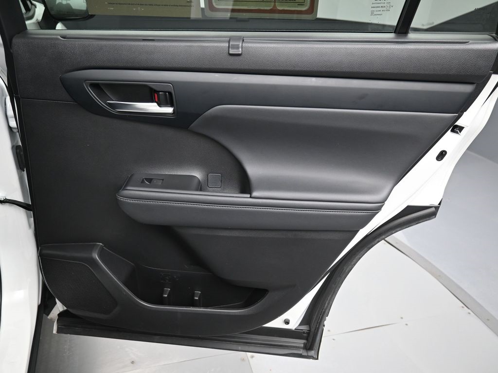 2022 Toyota Highlander XSE photo 31