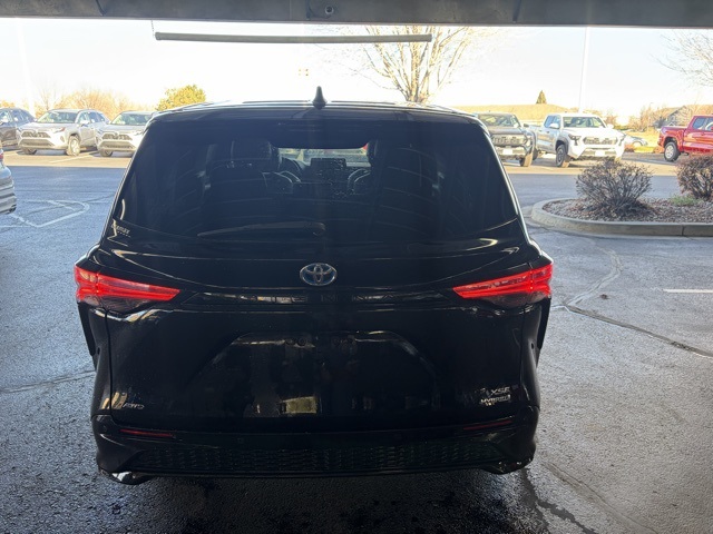 2021 Toyota Sienna XSE photo 4