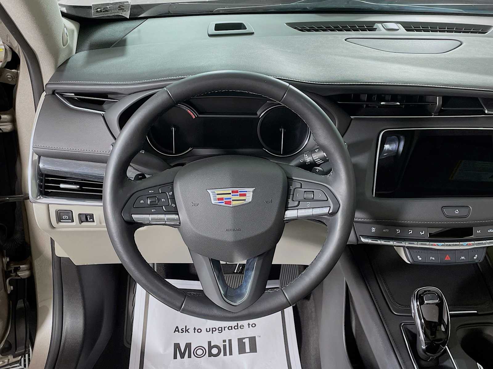 2023 Cadillac XT4 Premium Luxury photo 9