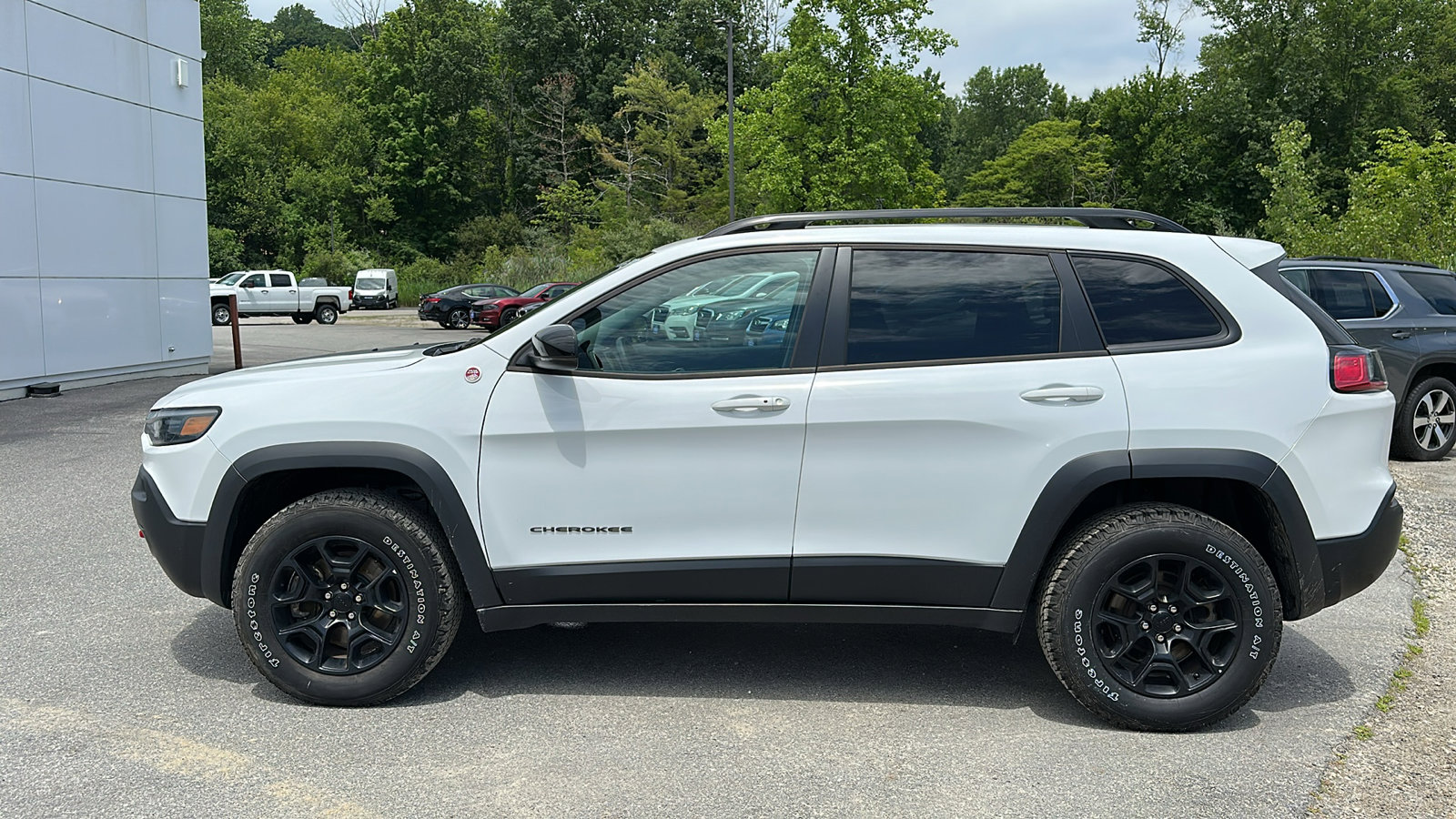 2022 Jeep Cherokee Trailhawk photo 3