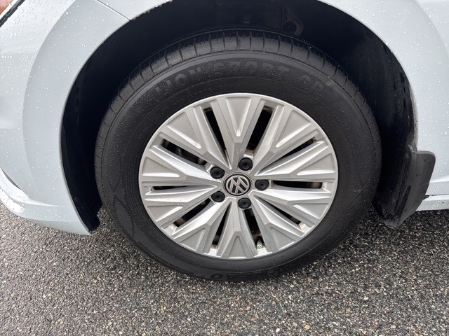 2019 Volkswagen Jetta R-Line photo 9
