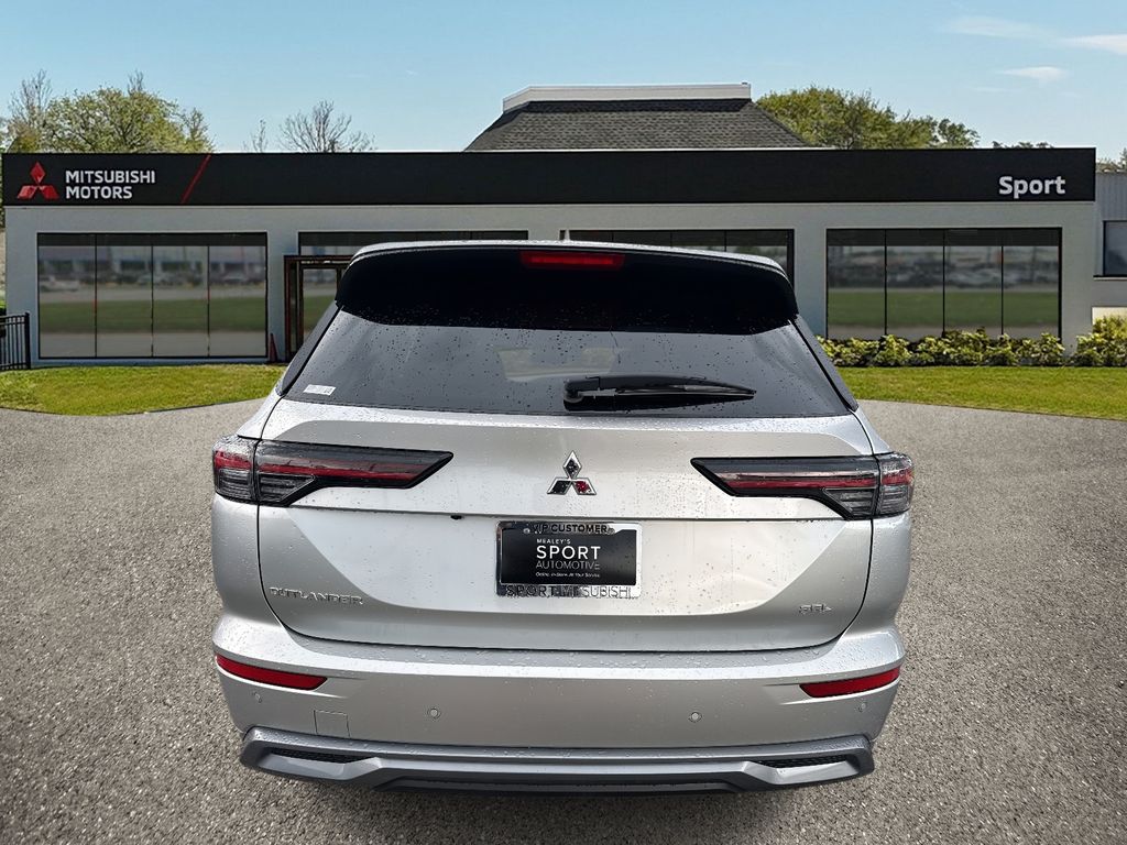 2025 Mitsubishi Outlander SEL photo 4
