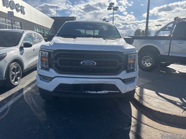 2021 Ford F-150 XLT photo 2