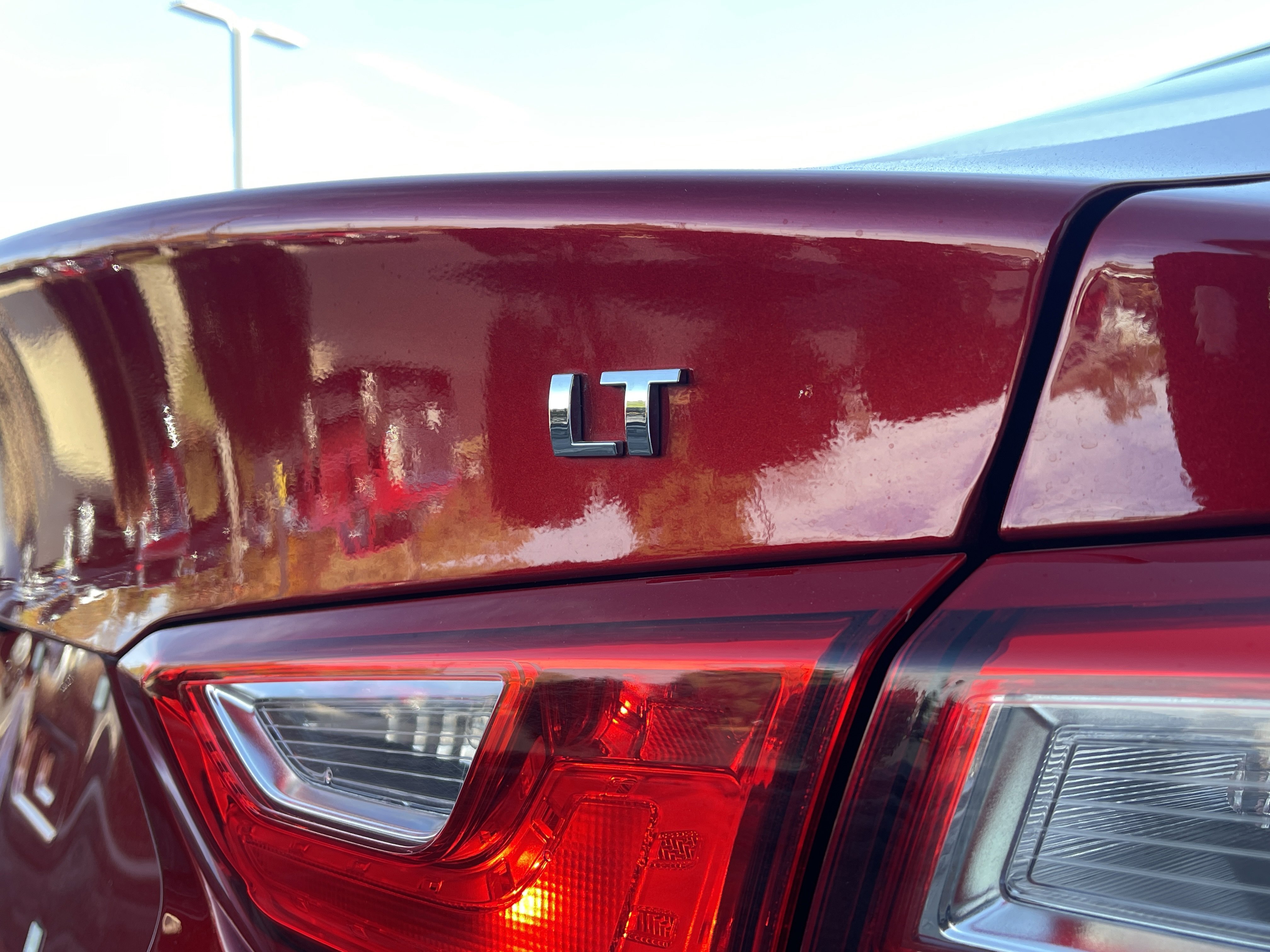 2025 Chevrolet Malibu 1LT photo 2