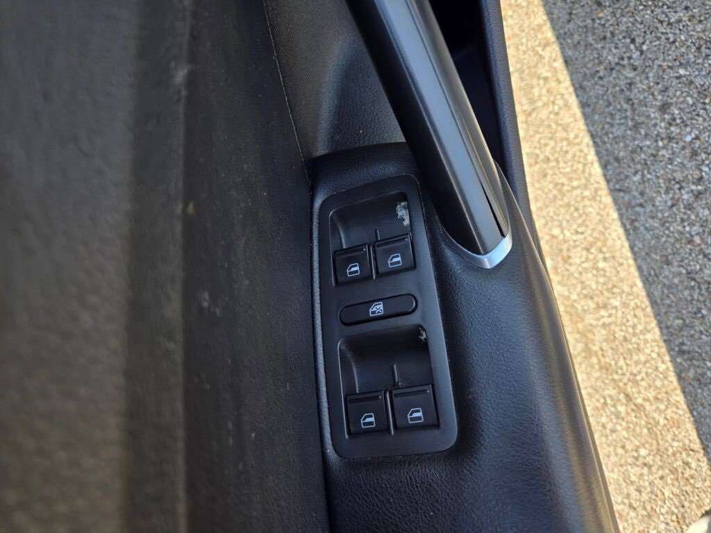 2021 Volkswagen Passat 2.0T SE photo 21