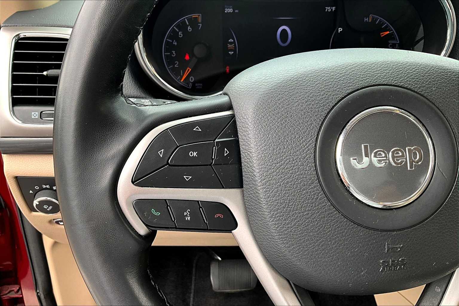 2021 Jeep Grand Cherokee Laredo E photo 22