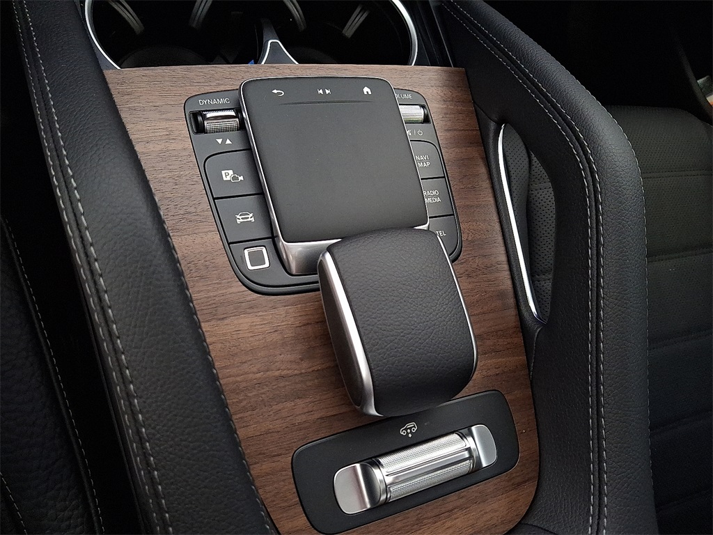 2025 Mercedes Benz GLS 450 4MATIC photo 9