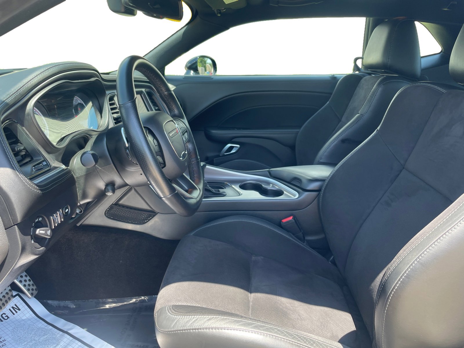 2022 Dodge Challenger R/T Shaker photo 19