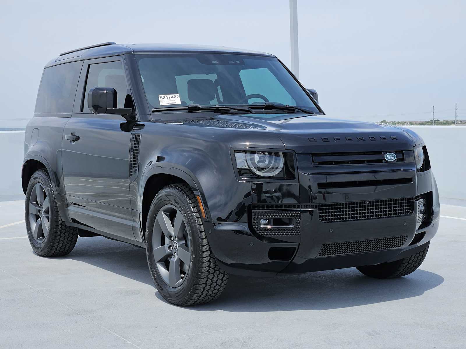 2025 Land Rover Defender 90 X-Dynamic SE photo 3