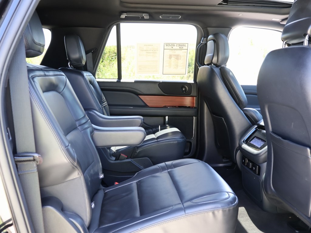 2024 Lincoln Navigator L Standard photo 13