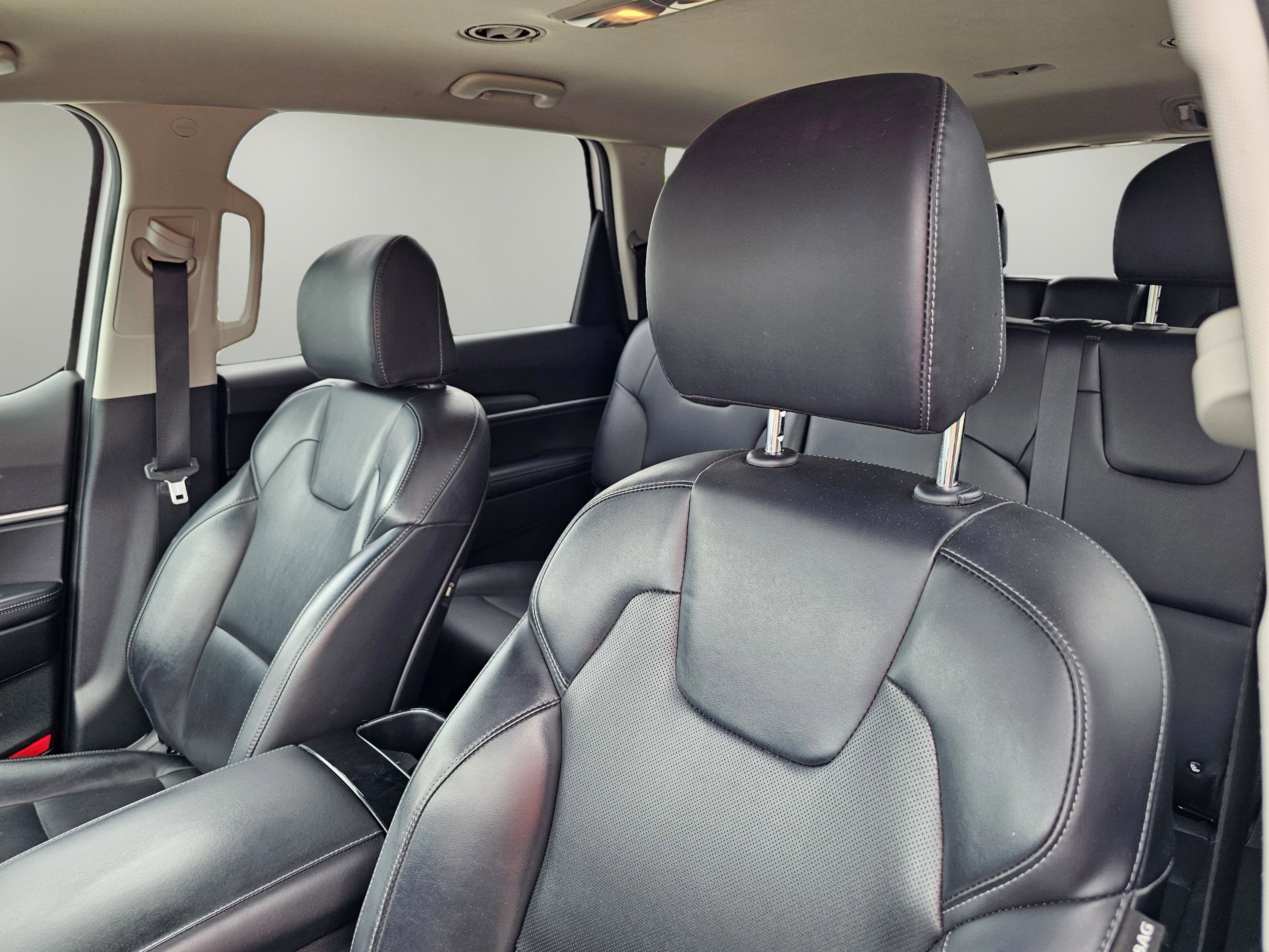 2022 Kia Telluride LX photo 16