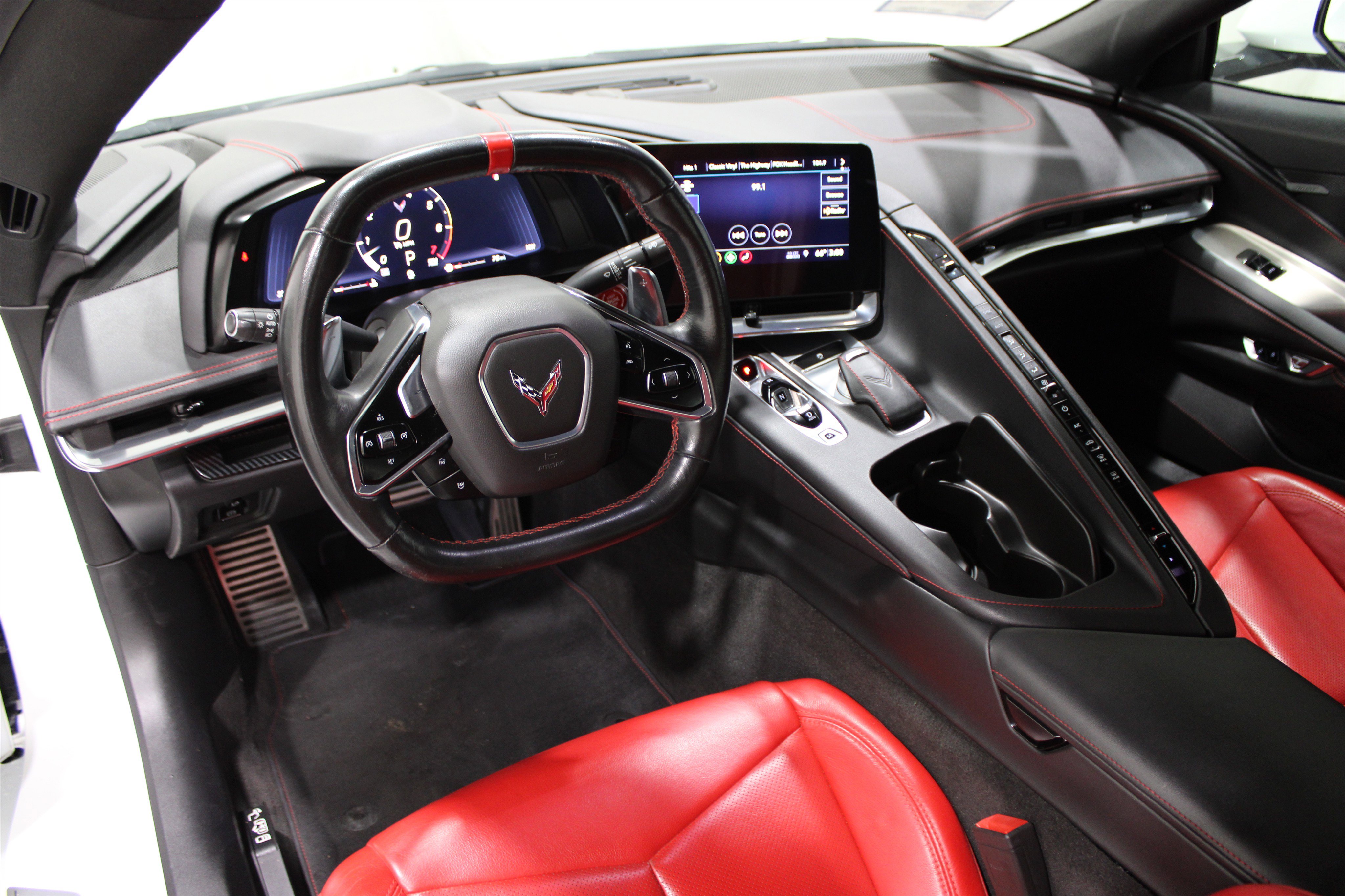 2020 Chevrolet Corvette Stingray 1LT photo 2