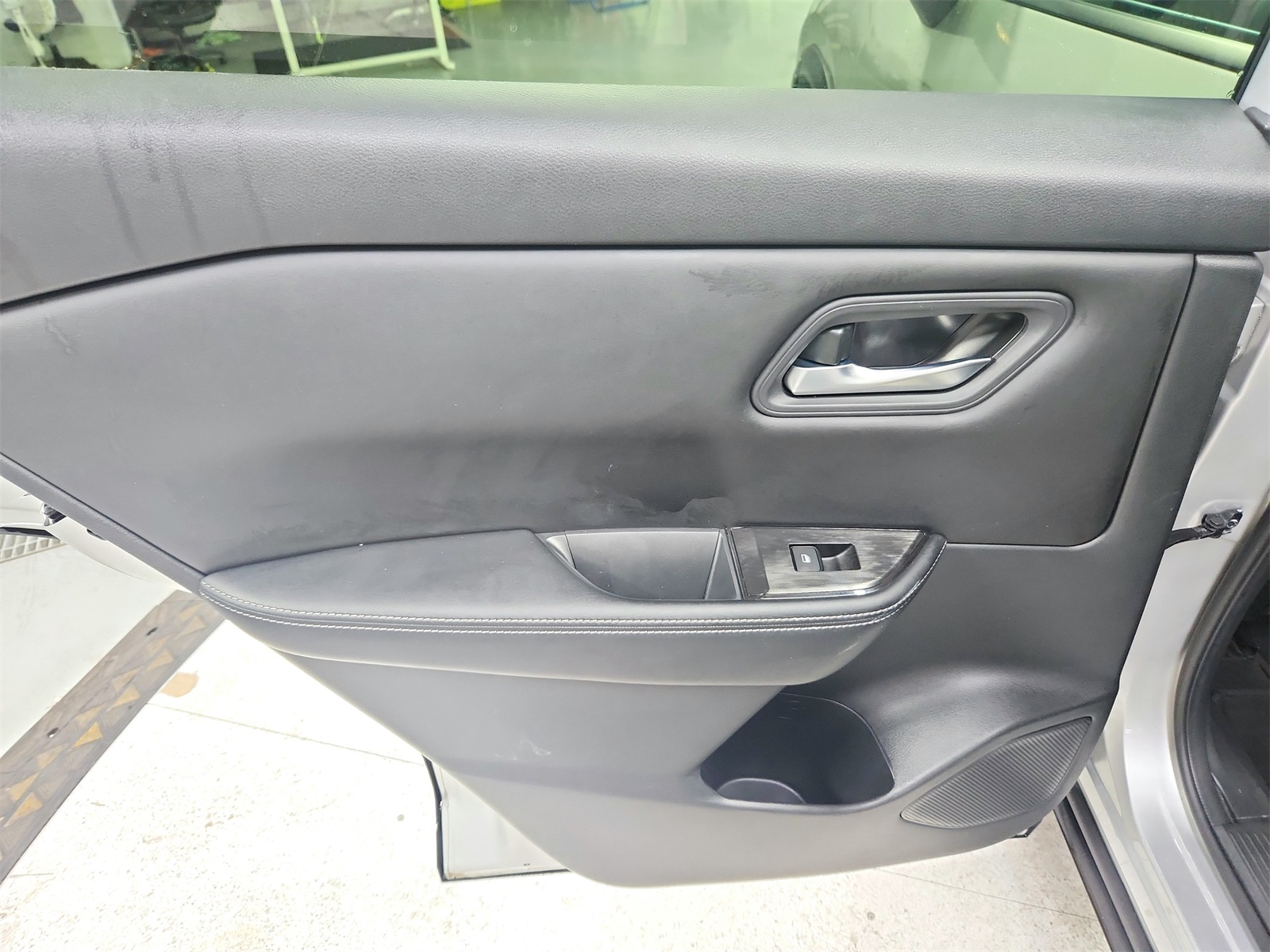 2024 Nissan Rogue SV photo 31