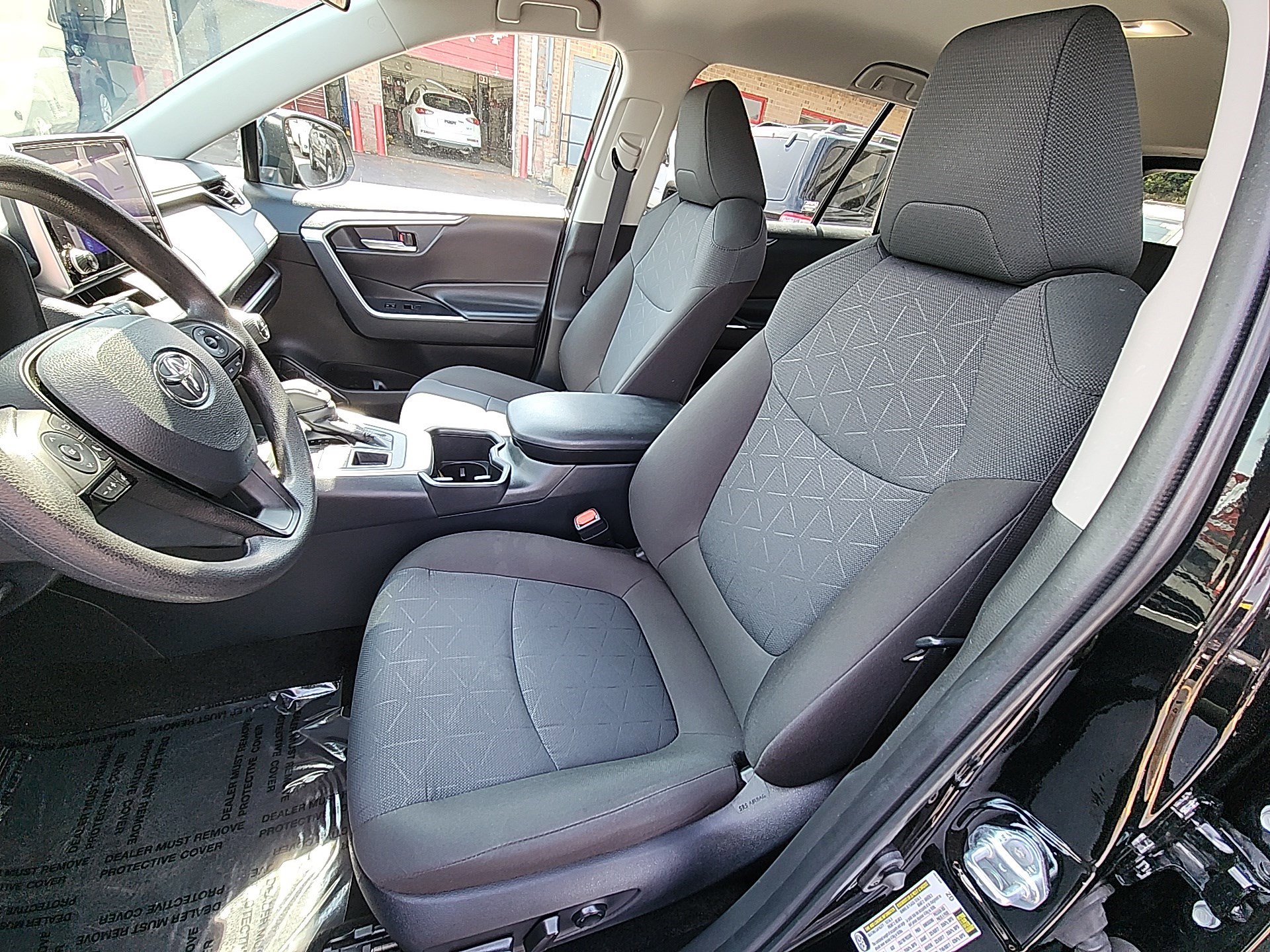 2025 Toyota RAV4 XLE photo 16