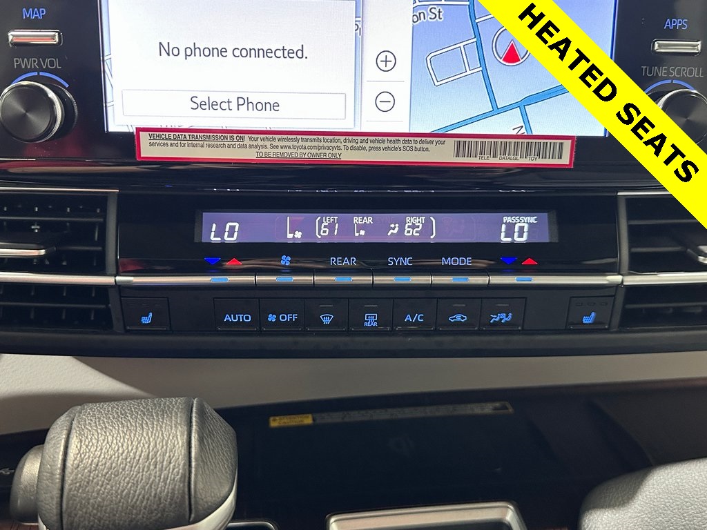 2024 Toyota Sienna XLE photo 24