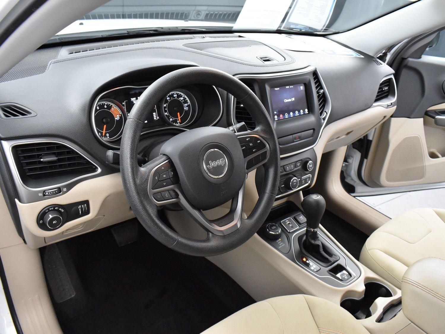 2019 Jeep Cherokee Latitude photo 11