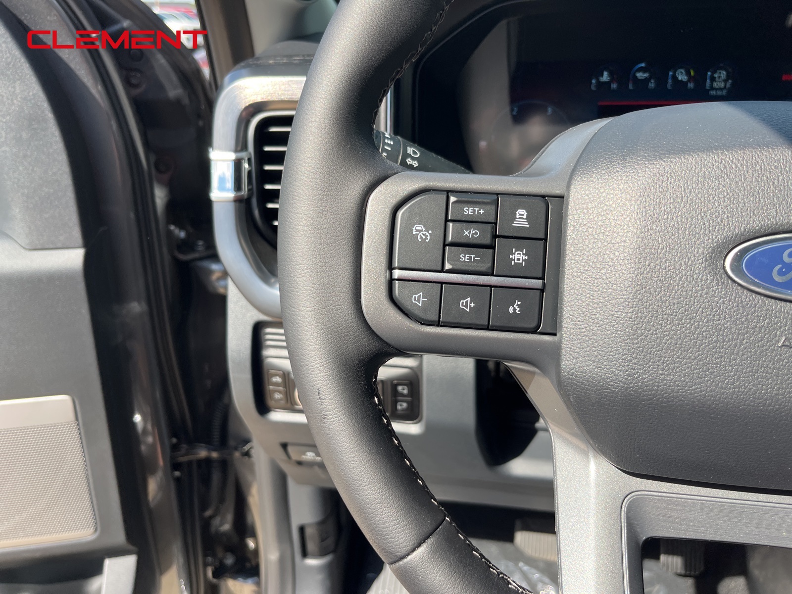 2026 Ford F-350 Lariat photo 4