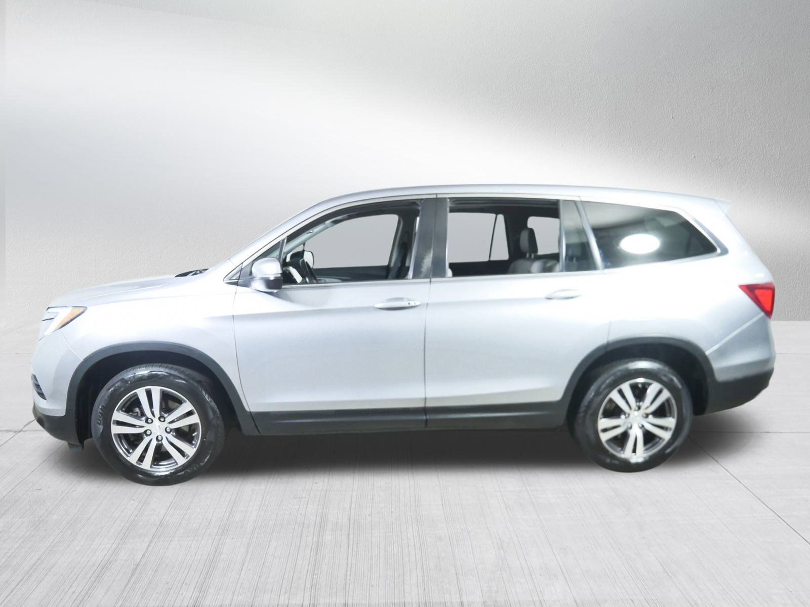 2017 Honda Pilot EX-L photo 4