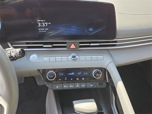 2025 Hyundai Elantra SEL Convenience photo 18