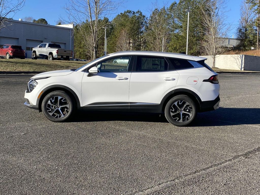 2025 Kia Sportage EX photo 3