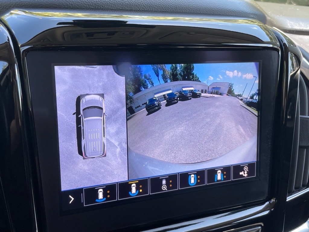 2021 Chevrolet Traverse Premier photo 3