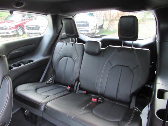 2023 Chrysler Pacifica Touring L photo 29