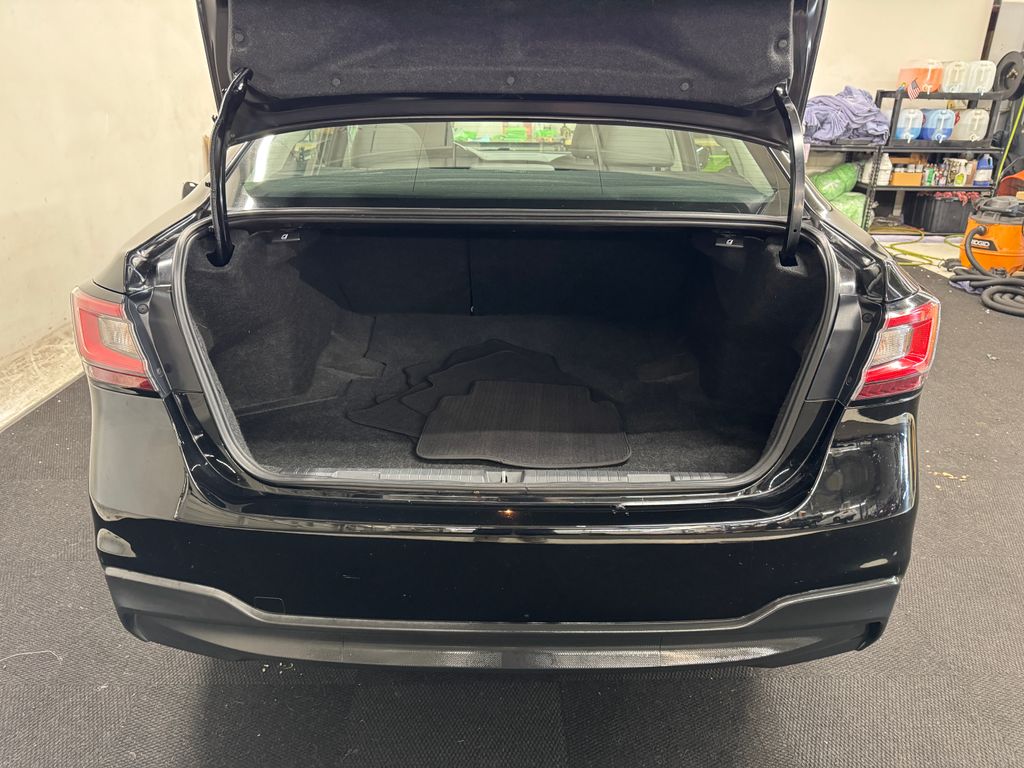 2022 Subaru Legacy Premium photo 6