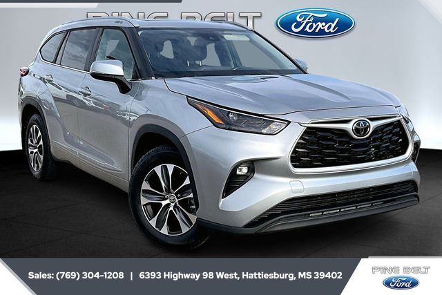 2023 Toyota Highlander XLE's photo