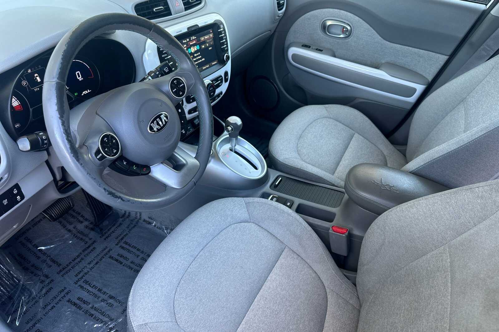 2015 Kia Soul EV Base photo 10