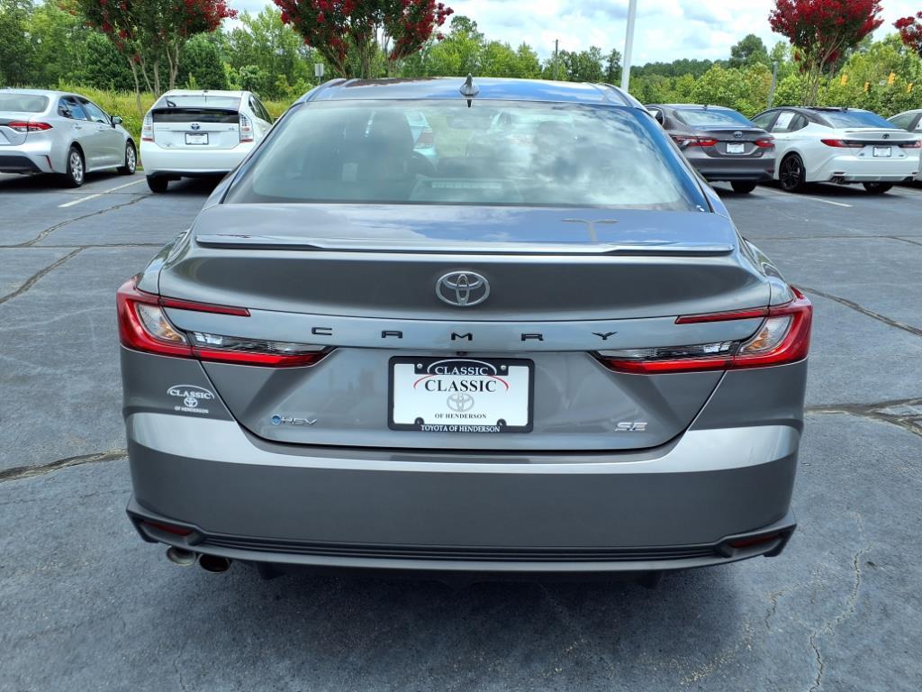2025 Toyota Camry SE photo 4