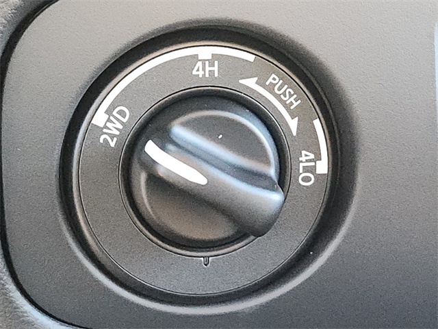 2026 Nissan Frontier Crew Cab PRO-4X photo 12