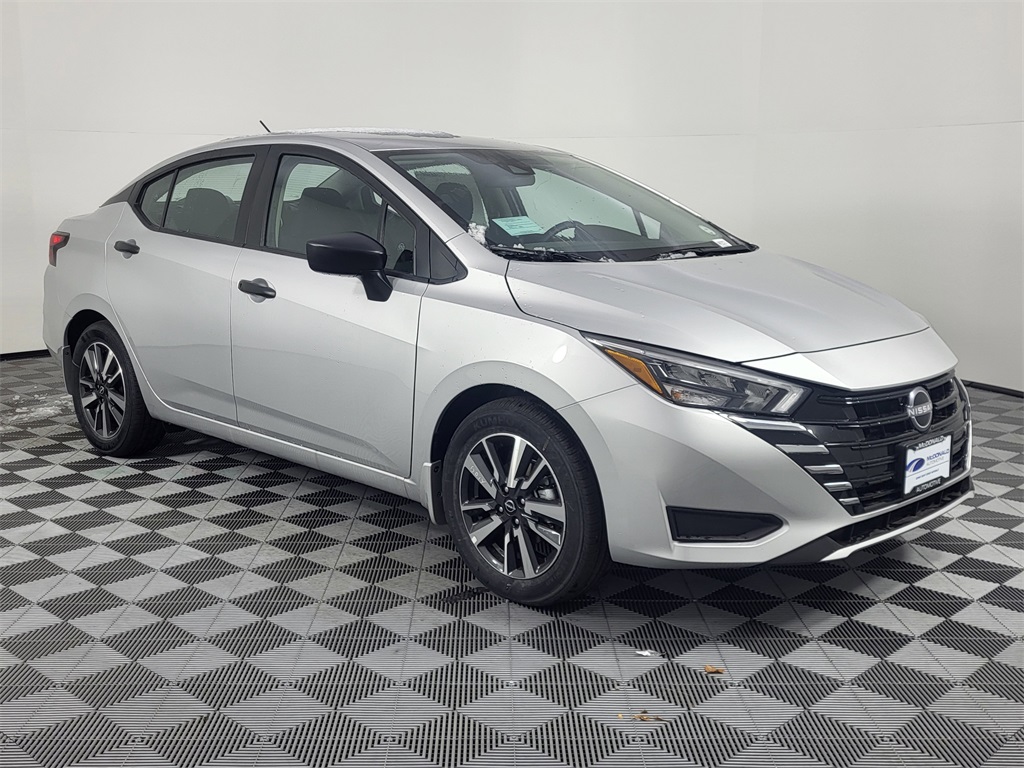 2025 Nissan Versa S photo 4