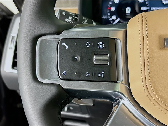 2025 Land Rover Discovery Metropolitan Edition photo 10