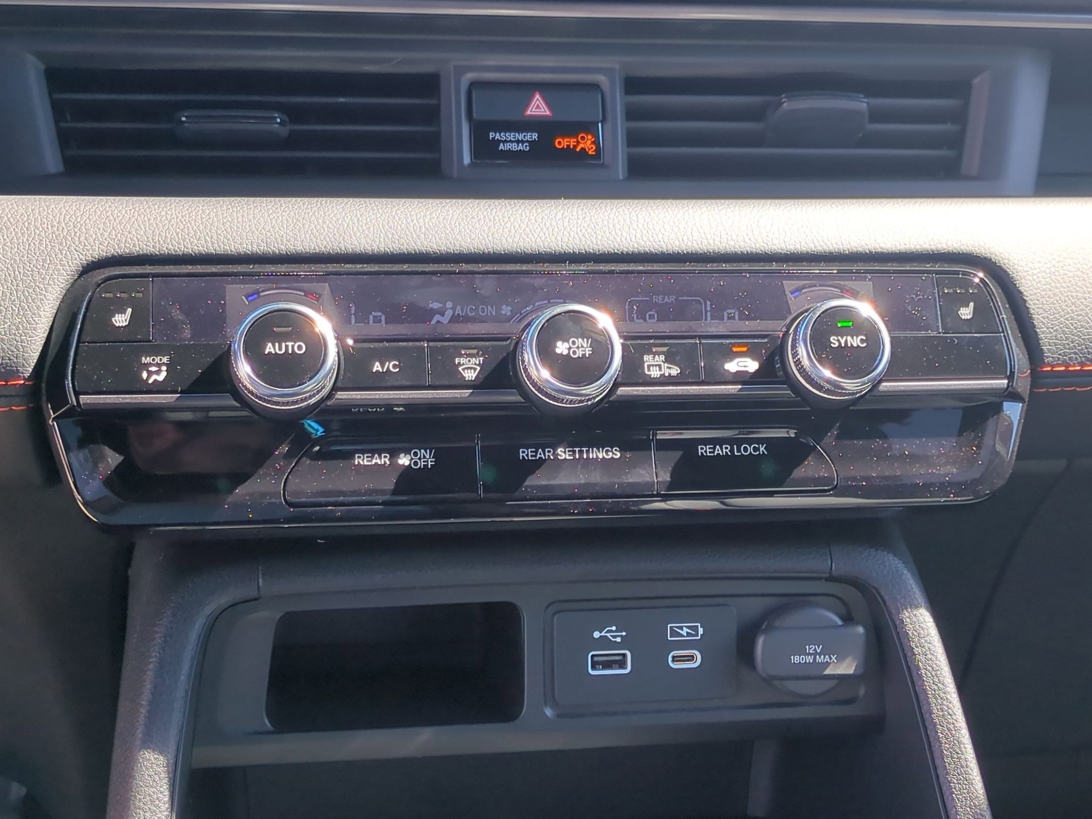 2025 Honda Pilot TrailSport photo 8