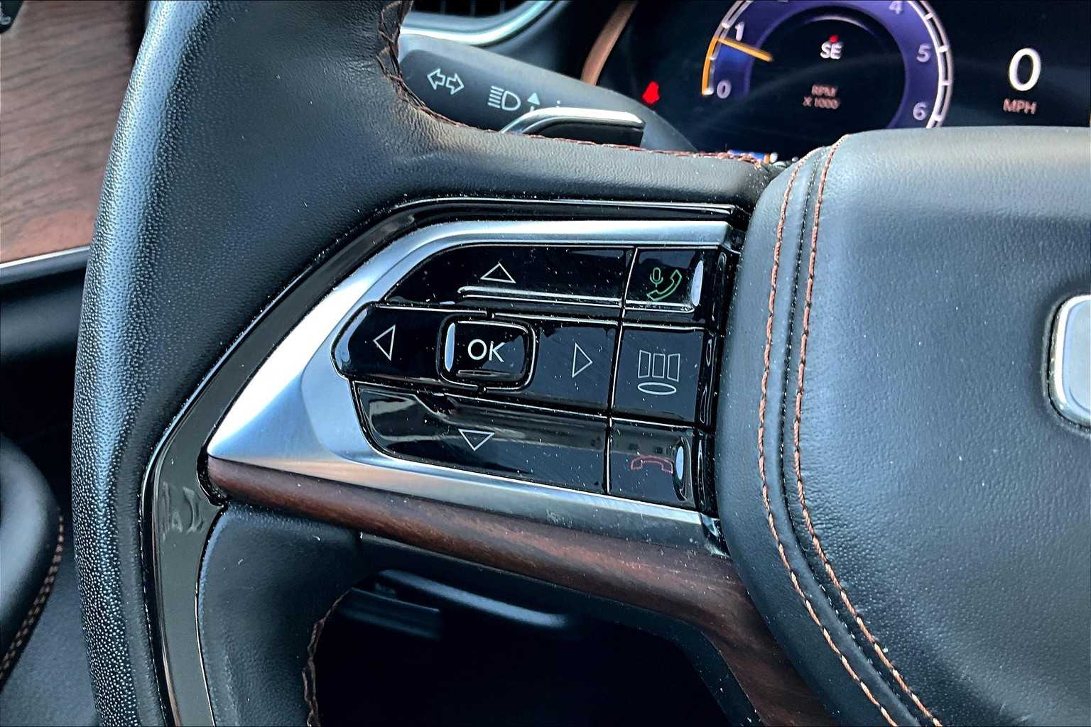 2023 Jeep Grand Cherokee Summit photo 23
